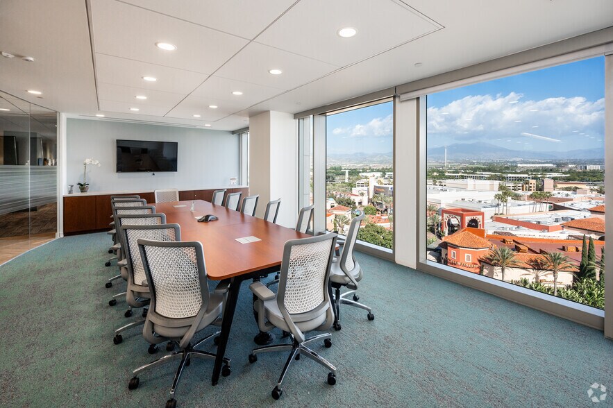 More Photos Of 100 Spectrum Center Dr, Irvine Coworking Space