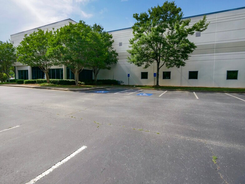 More Photos Of 4380 International Pky, Atlanta Warehouse For Lease