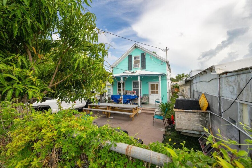 More Photos Of 5331 5th Ave, Key West Apartments For Sale