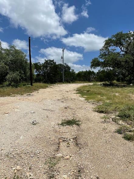 More Photos Of 4365 E Evans Rd, San Antonio Flex For Lease