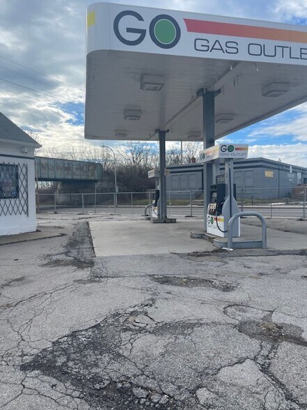 More Photos Of 524 Hinman Ave, Buffalo Service Station For Sale