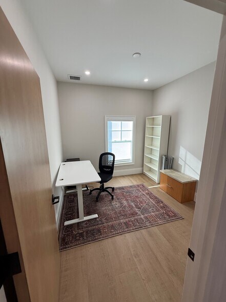 More Photos Of 1012 Goodlette Rd N, Naples Medical For Lease