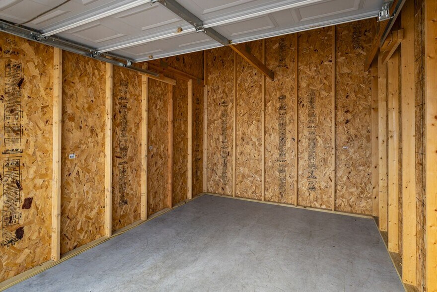 More Photos Of 1631 Mcclain Ave, Scottsburg Self Storage For Sale