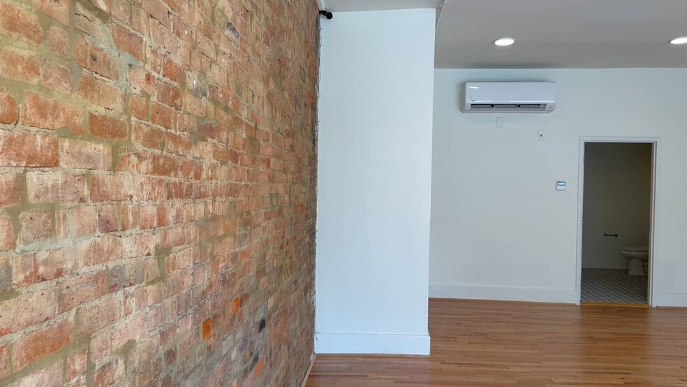 Primary Photo Of 1415 Main St, Cincinnati Apartments For Lease