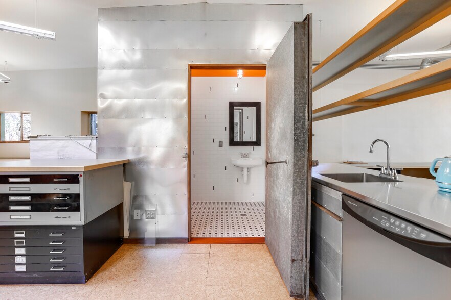 More Photos Of 4023 Zuni St, Denver Storefront For Sale