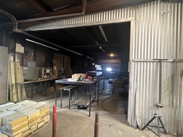 More Photos Of 101 E Chestnut St, Chilton Industrial For Sale