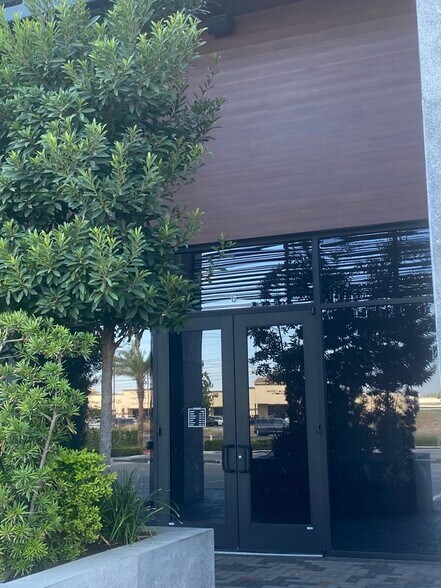 More Photos Of 1401 S Jackson Rd, Pharr Storefront Retail Office For Lease