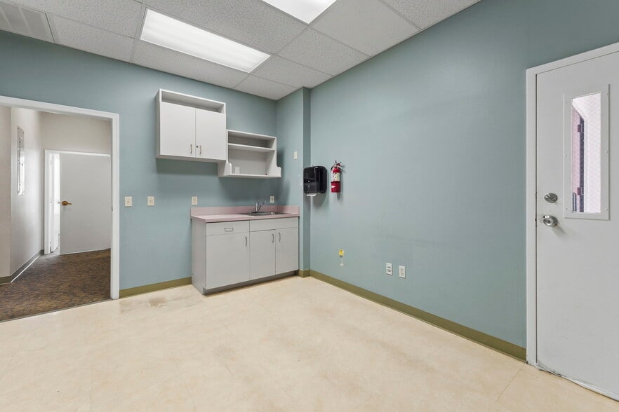 More Photos Of 900 SE Ocean Blvd, Stuart Medical For Sale