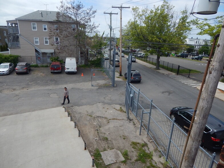More Photos Of 209 Center St, Bridgeport Warehouse For Sale