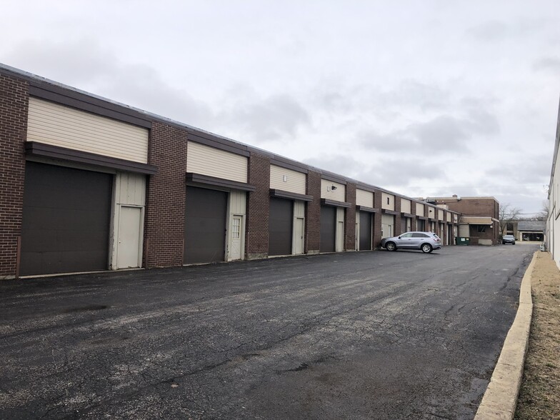 Primary Photo Of 22159 N Pepper Rd, Lake Barrington Warehouse For Lease