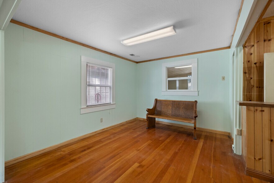 More Photos Of 1137 CA-4 Hwy, Arnold General Retail For Sale