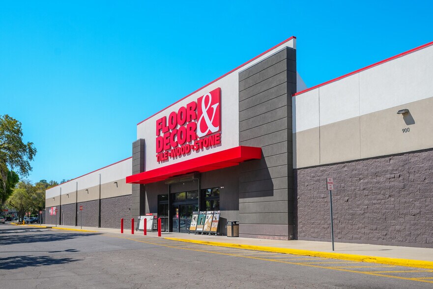 More Photos Of 900-1200 NW 76th Blvd, Gainesville Bank For Sale