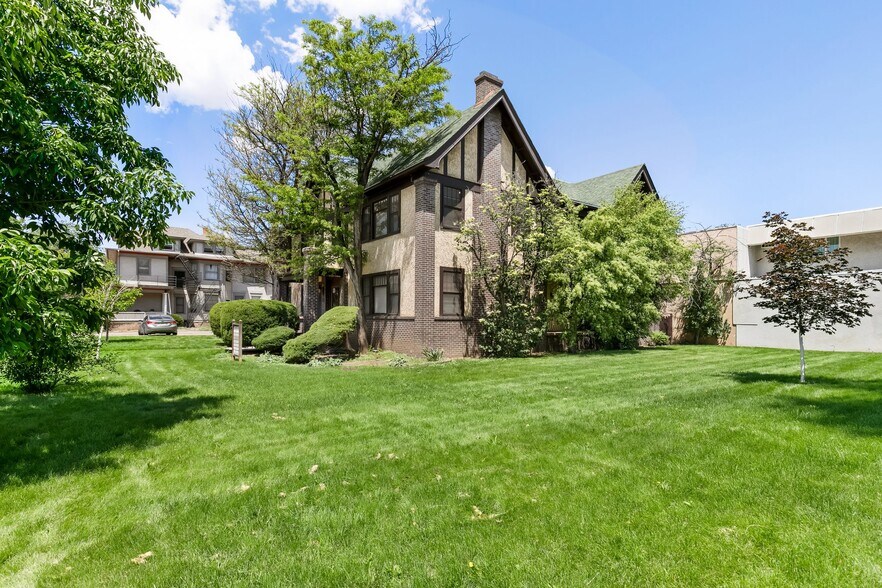 More Photos Of 128-130 E Monument St, Colorado Springs Office Residential For Sale