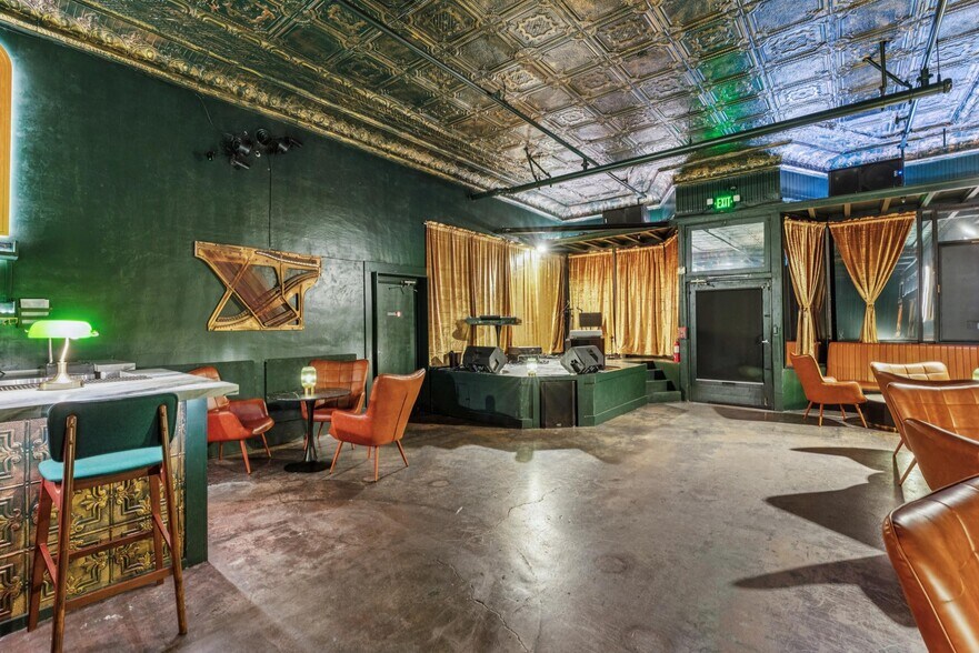 More Photos Of 645 W Grand Ave, Oakland Bar For Sale