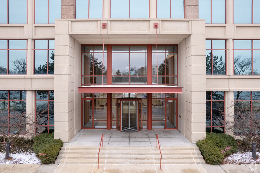 More Photos Of 1650 Lake Cook Rd, Deerfield Office For Lease