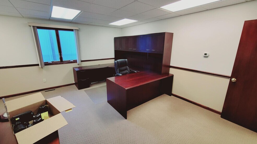 More Photos Of 550 Goodrich Rd, Bellevue Light Distribution For Sale