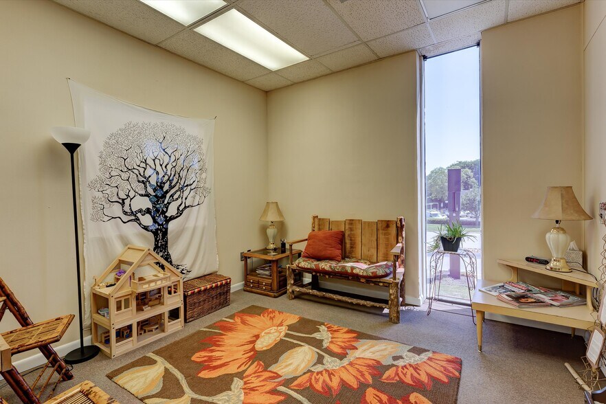 More Photos Of 106 Administration Rd, Oak Ridge Medical For Lease