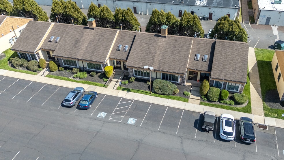 More Photos Of 908-918 Town Center, New Britain Office For Sale