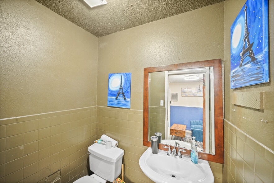 More Photos Of 3711 W Orem Dr, Houston Religious Facility For Sale