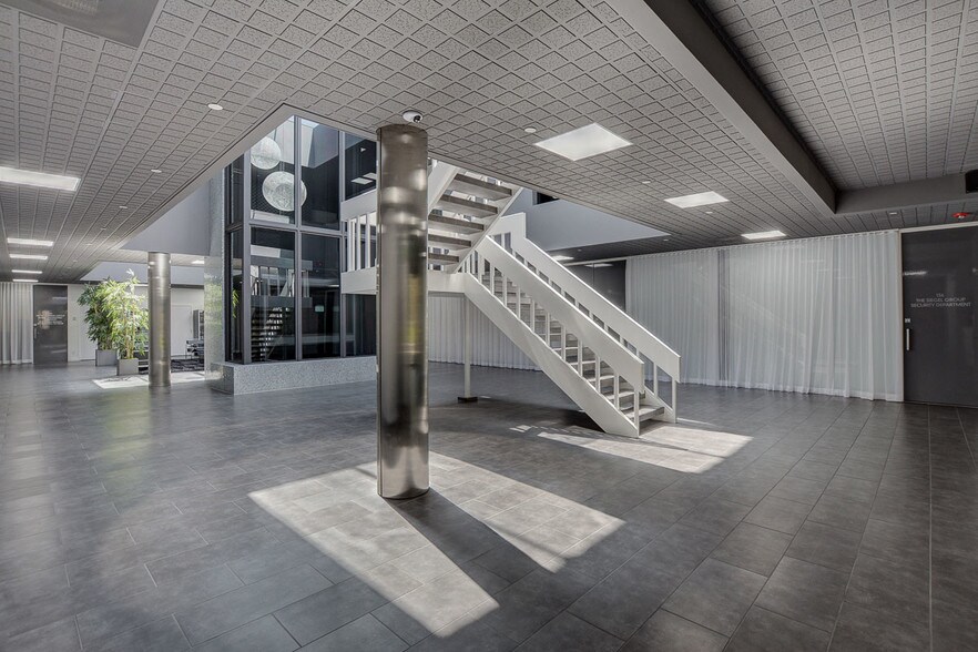 More Photos Of 3790 Paradise Rd, Las Vegas Coworking Space