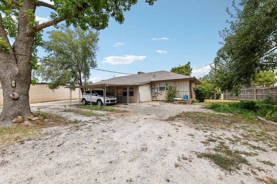 More Photos Of 930 W Main St, Jenks Medical For Sale