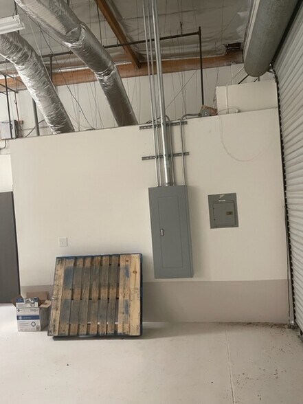 More Photos Of 2624-2626 Lavery Ct, Newbury Park Unknown For Lease