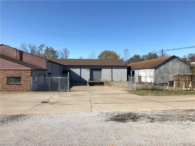 More Photos Of 1321 DuPont Rd, Parkersburg Self Storage For Sale