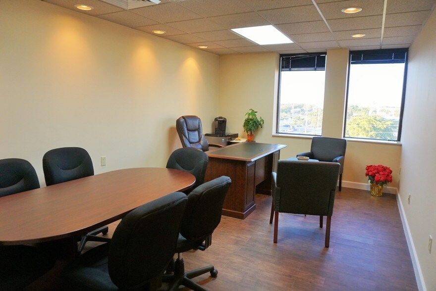 More Photos Of 160 NW 176th St, Miami Gardens Office For Lease