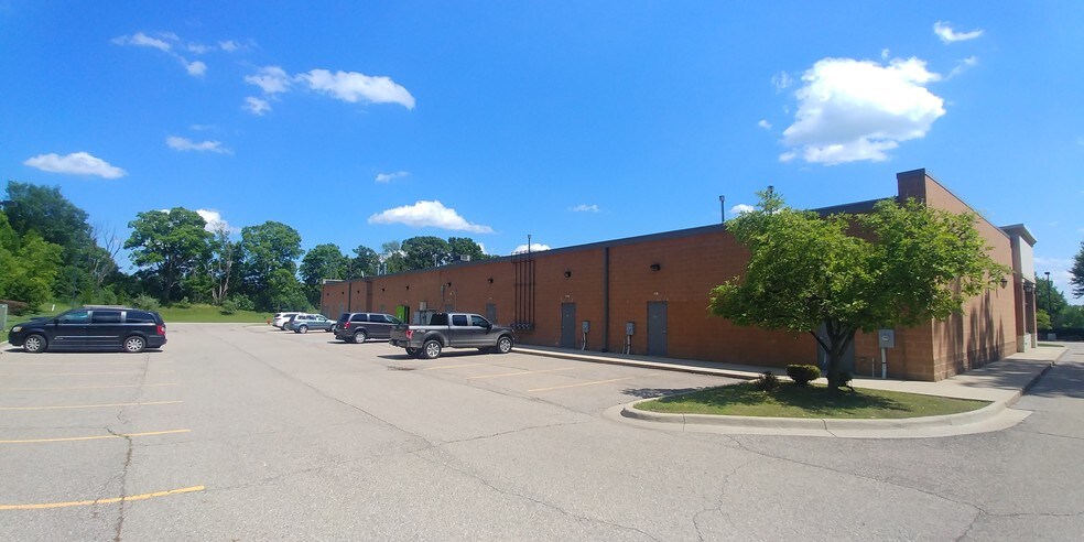 More Photos Of 1000 W Highland Rd, Howell Unknown For Lease