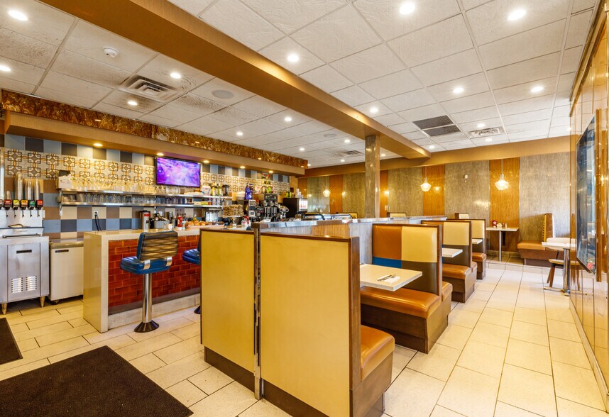 More Photos Of 245 Merrick Rd, Lynbrook Restaurant For Sale