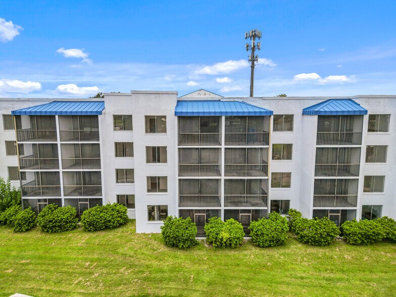 More Photos Of 2424 W Tampa Bay Blvd, Tampa Multifamily For Sale