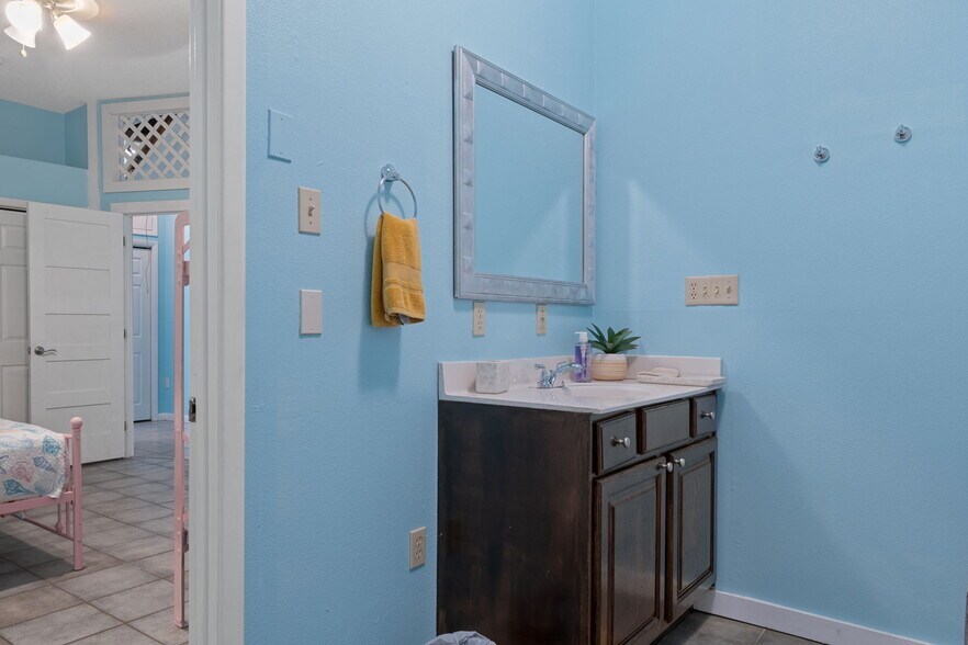 More Photos Of 8301 Congress St, Port Richey Flex For Sale