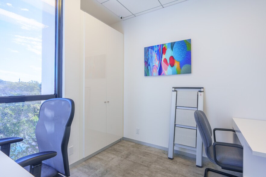 More Photos Of 2450 Hollywood Blvd, Hollywood Loft Creative Space For Sale