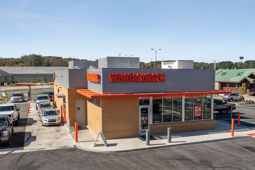 Primary Photo Of 30856 US-441, Commerce Fast Food For Sale