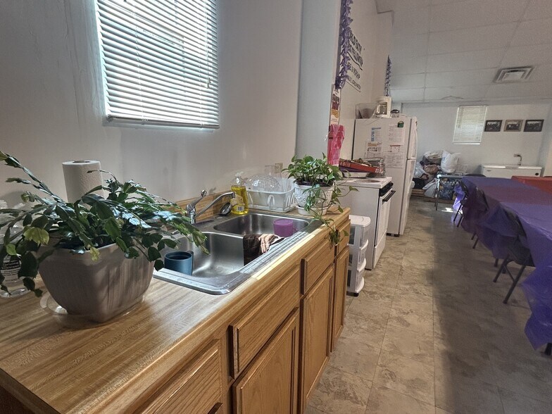 More Photos Of 10456 Pippin Rd, Cincinnati Office For Sale