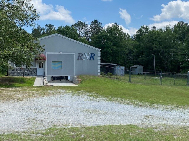 More Photos Of 1168 Bauskett St, Edgefield Warehouse For Sale