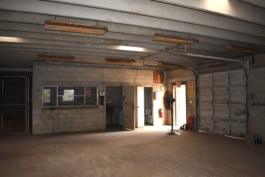 More Photos Of 710 N Perry St, Montgomery Industrial For Lease