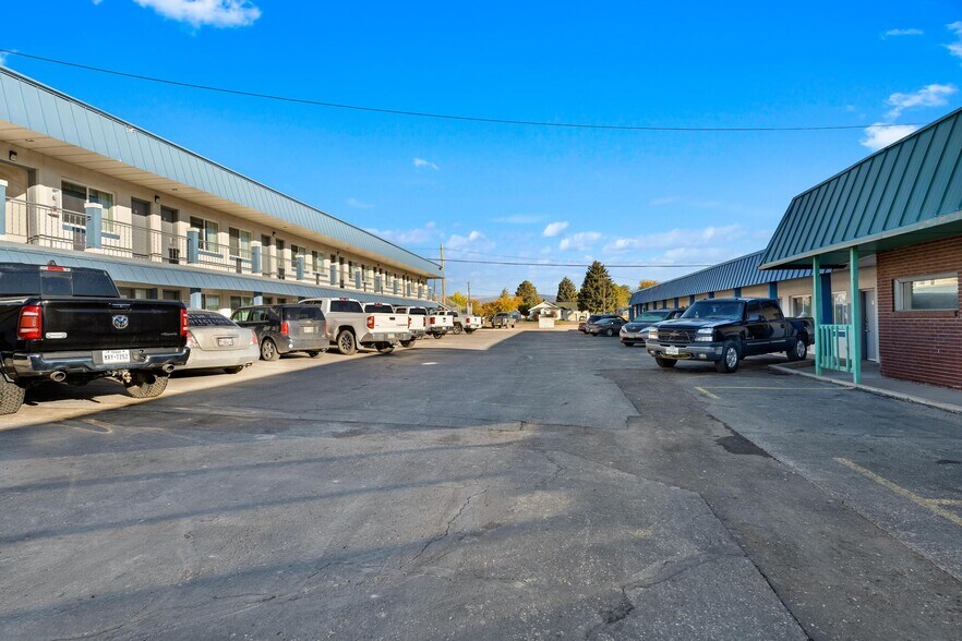 More Photos Of 590 W Main St, Vernal Hotel For Sale