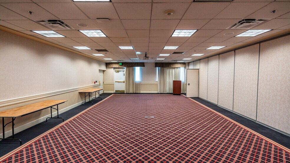 More Photos Of 4004 Gardiner Point Dr, Louisville Dormitory For Sale