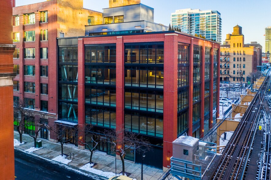 More Photos Of 306 W Erie St, Chicago Office For Sale