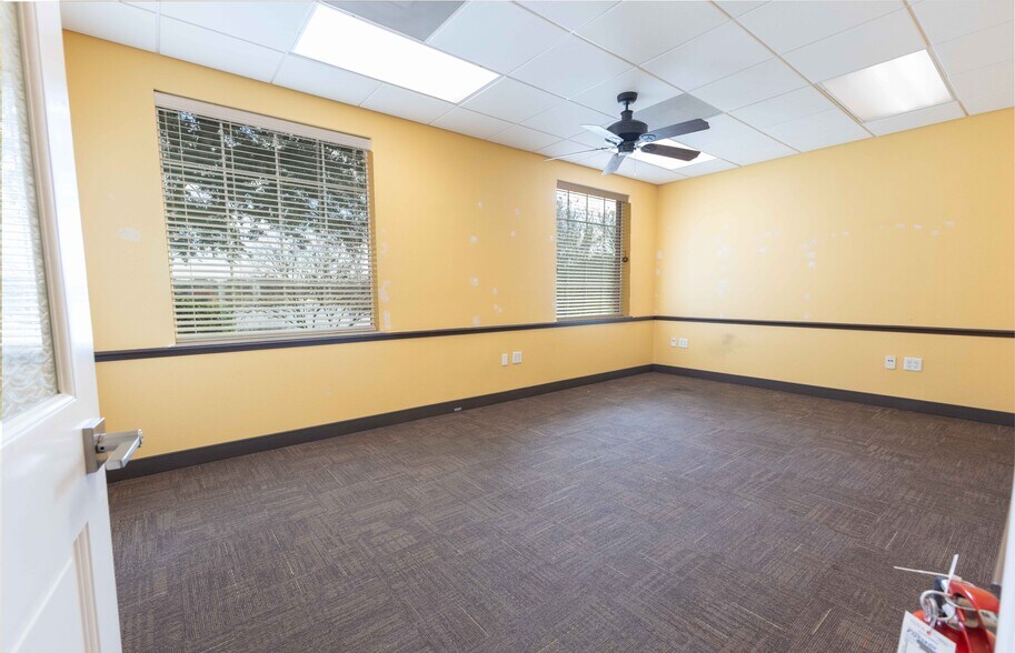 More Photos Of 3401 Southern Trce, The Villages Office For Sale