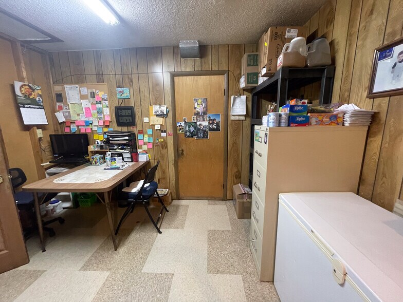 More Photos Of 924 N Main St, Mountain Grove Restaurant For Sale