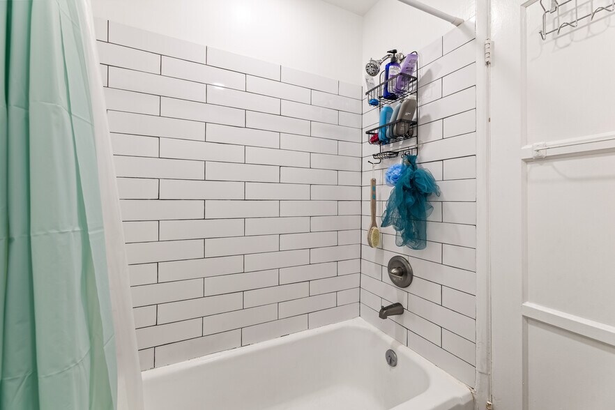 More Photos Of 1717 E Chevy Chase Dr, Glendale Multifamily For Sale