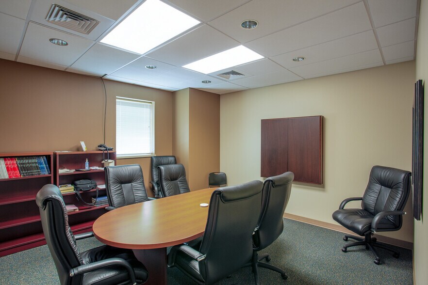 More Photos Of 2734 N Woodlawn Ave, Wichita Medical For Sale