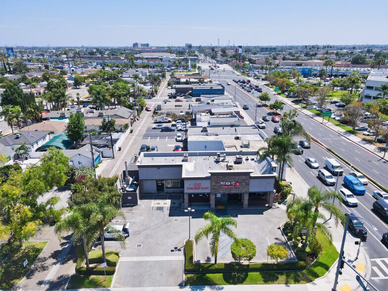 More Photos Of 6242 Beach Blvd, Buena Park Fast Food For Lease