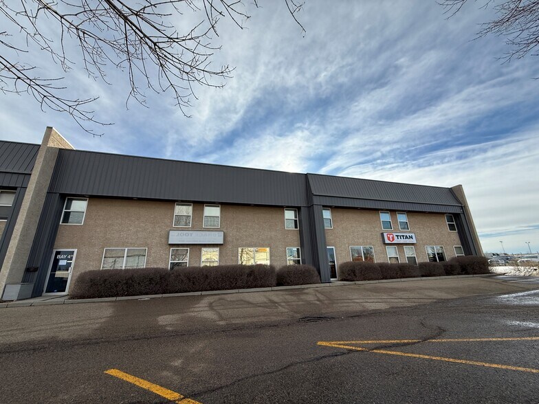 More Photos Of 7421 Edgar Industrial Dr, Red Deer Warehouse For Lease