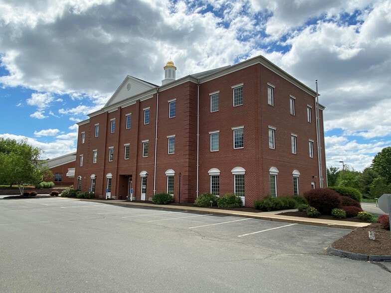 More Photos Of 1645 Ellington Rd, South Windsor Medical For Lease