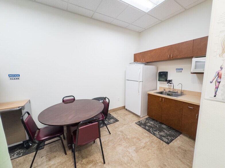 More Photos Of 9494 W Flamingo Rd, Las Vegas Medical For Sale