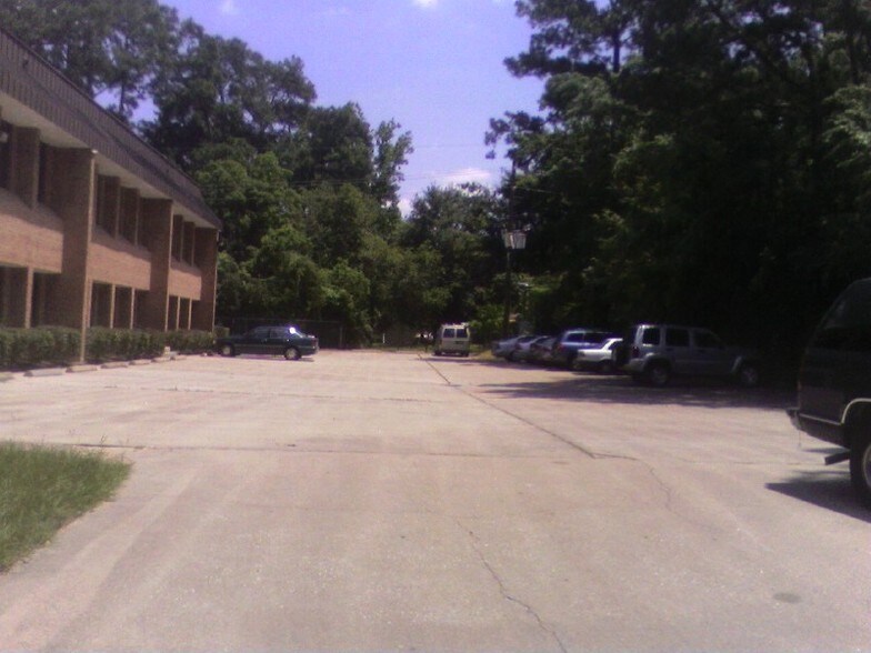 More Photos Of 17150 Butte Creek Rd, Houston Office Residential For Lease