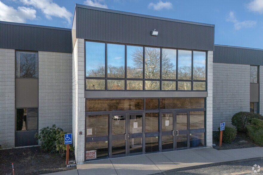 More Photos Of 308 Market St, Warren Medical For Lease